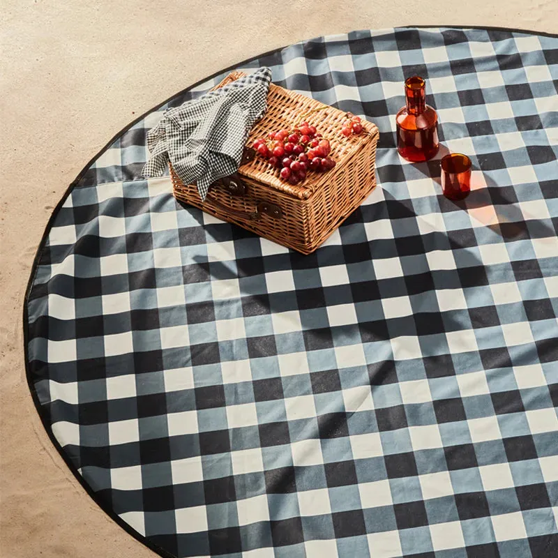 Basil Bangs Love Rug - Gingham Black